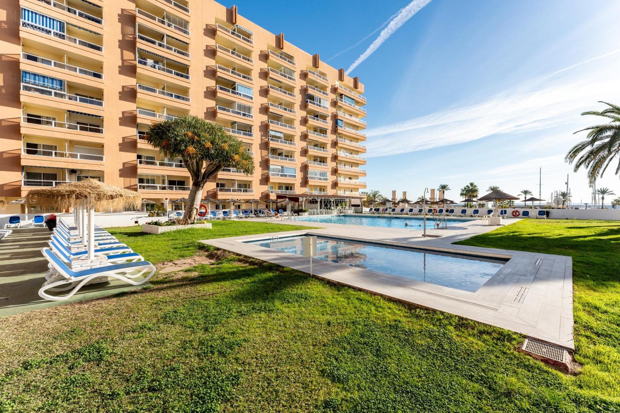 Pyr Studio Apt Partial Seaview Фуэнхирола Экстерьер фото