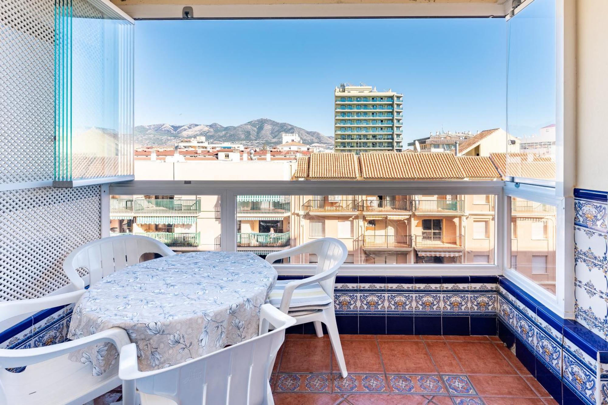 Pyr Studio Apt Partial Seaview Фуэнхирола Экстерьер фото